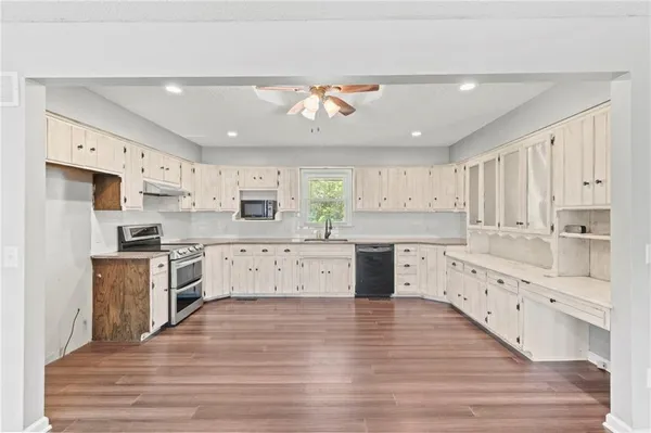 $415,000 | 5977 Southeast 208th Street, Holt, MO 64048