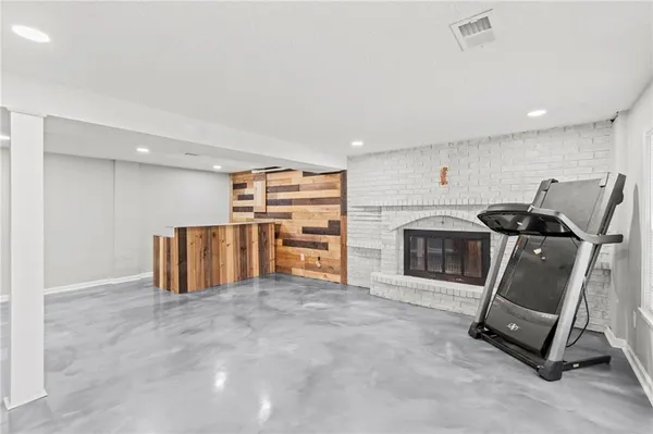 $415,000 | 5977 Southeast 208th Street, Holt, MO 64048