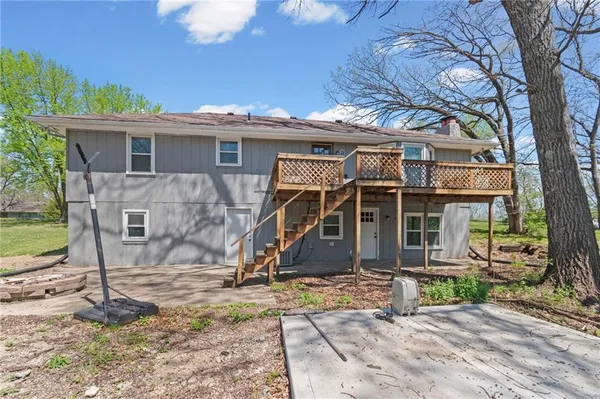 $415,000 | 5977 Southeast 208th Street, Holt, MO 64048