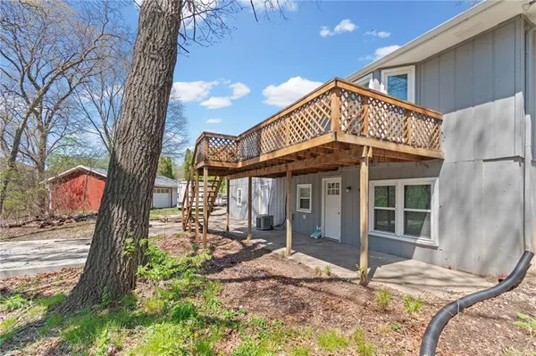 $415,000 | 5977 Southeast 208th Street, Holt, MO 64048