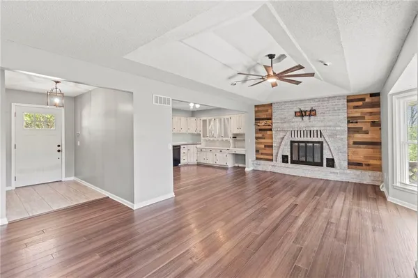 $415,000 | 5977 Southeast 208th Street, Holt, MO 64048