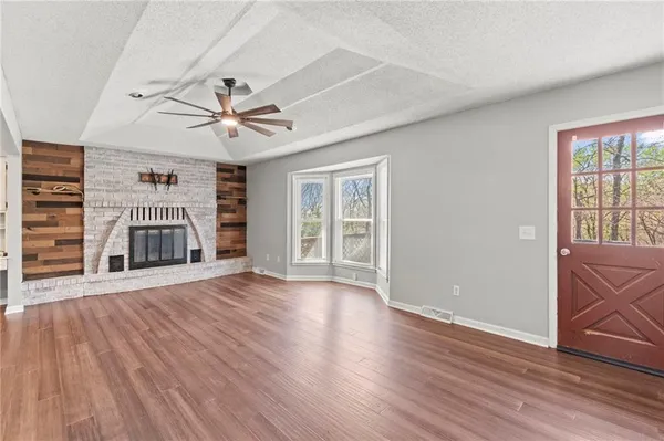 $415,000 | 5977 Southeast 208th Street, Holt, MO 64048