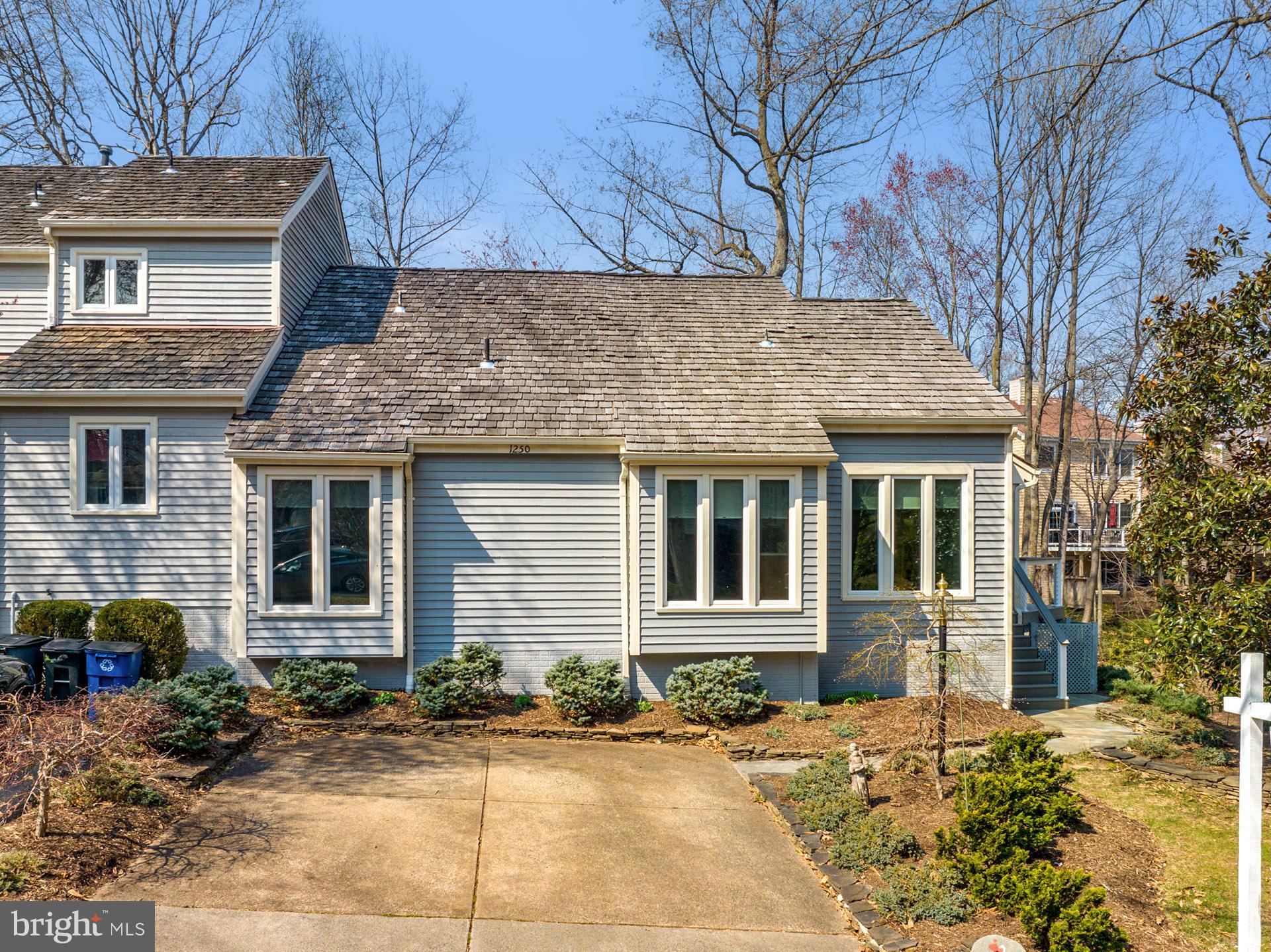 1250 Wedgewood Manor Way Reston, VA 20194 - Photo 5 of 52