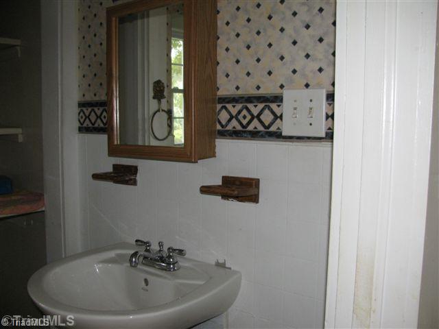 9320 Styers Ferry Road Clemmons, NC 27012 - Photo 13 of 16 Master Bath/Spa.