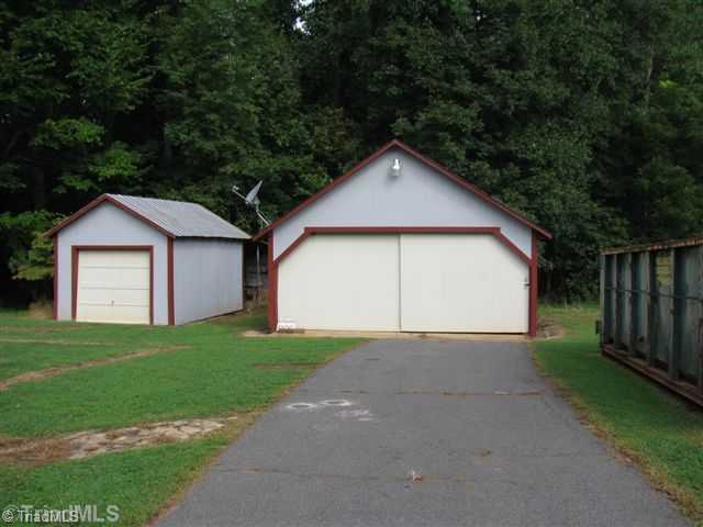 9320 Styers Ferry Road Clemmons, NC 27012 - Photo 15 of 16 Parking Lot/Garage. Detached Garage