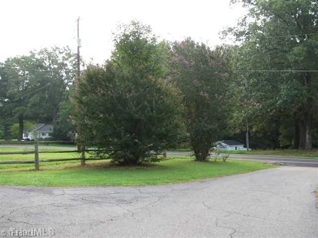 9320 Styers Ferry Road Clemmons, NC 27012 - Photo 16 of 16 Landscaping.