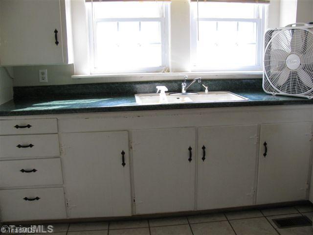 9320 Styers Ferry Road Clemmons, NC 27012 - Photo 5 of 16 Kitchen.