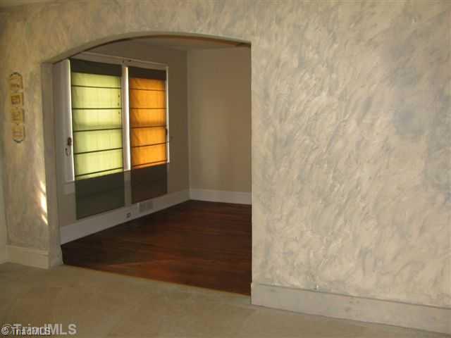 9320 Styers Ferry Road Clemmons, NC 27012 - Photo 7 of 16 Living Room.