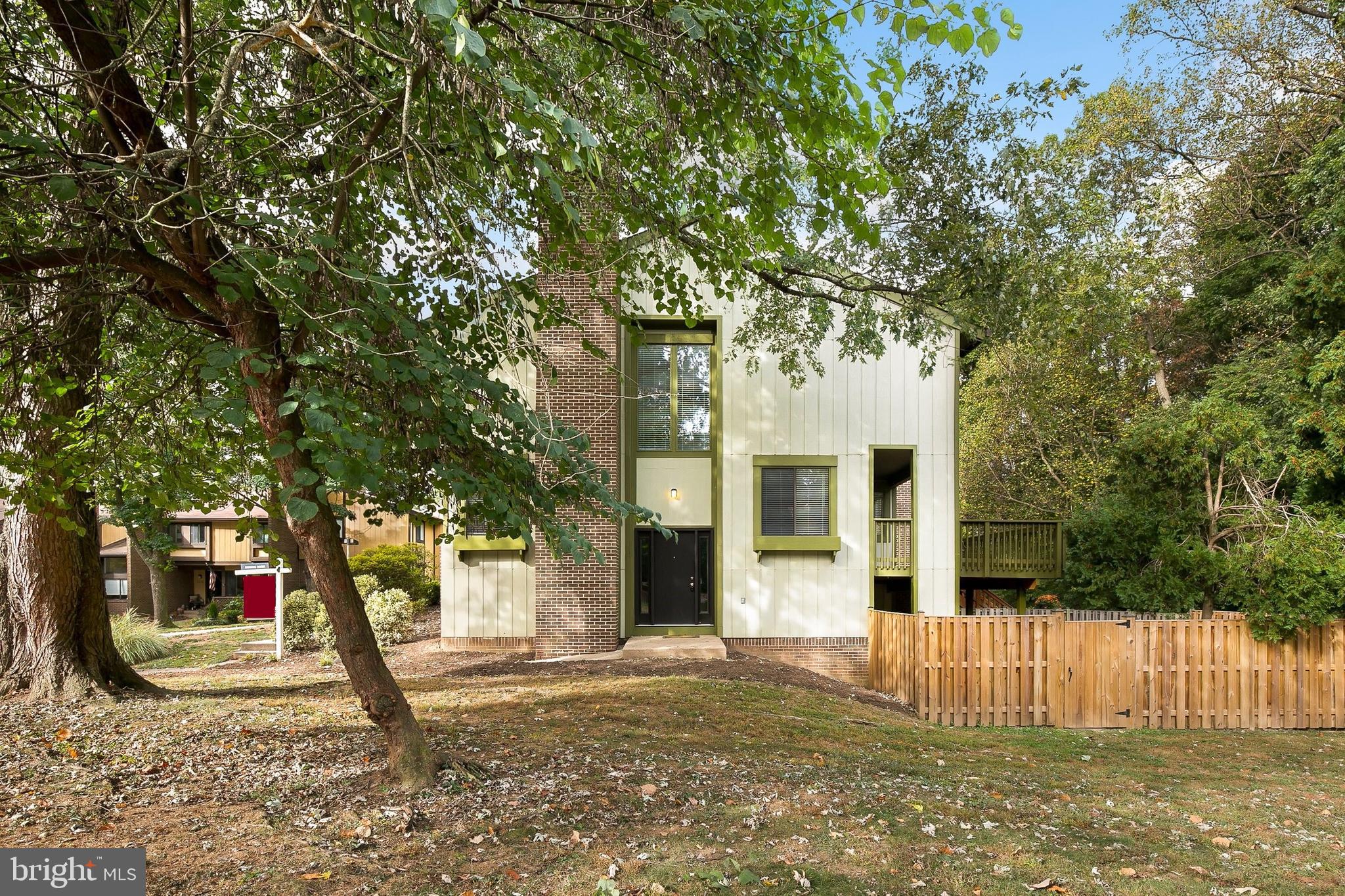 2126 Glencourse Lane Reston, VA 20191 - Photo 37 of 41 Gallery Image 37