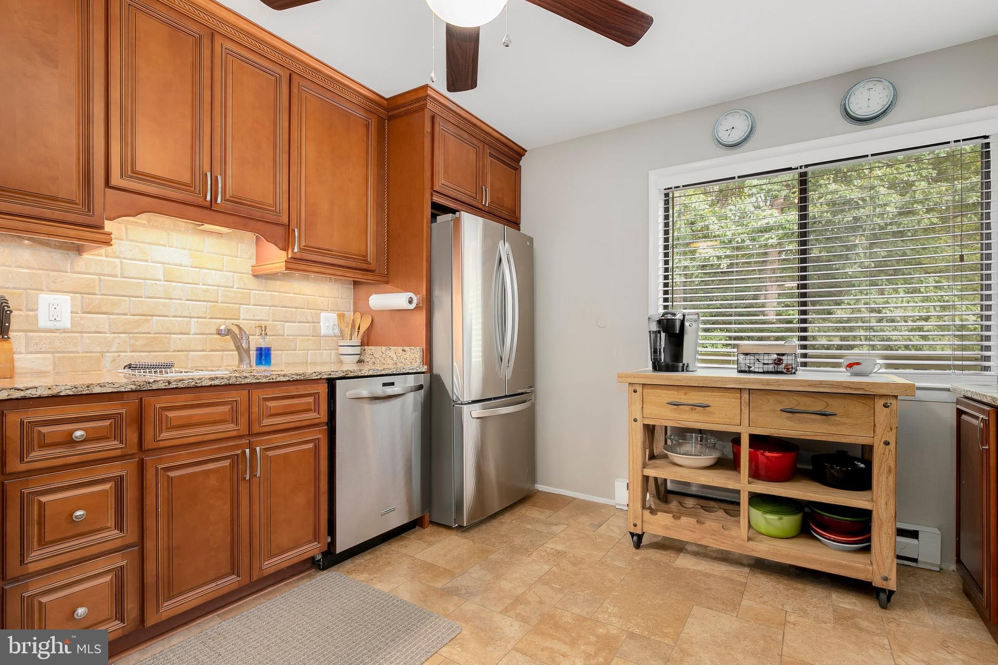 2126 Glencourse Lane Reston, VA 20191 - Photo 9 of 41 Gallery Image 9