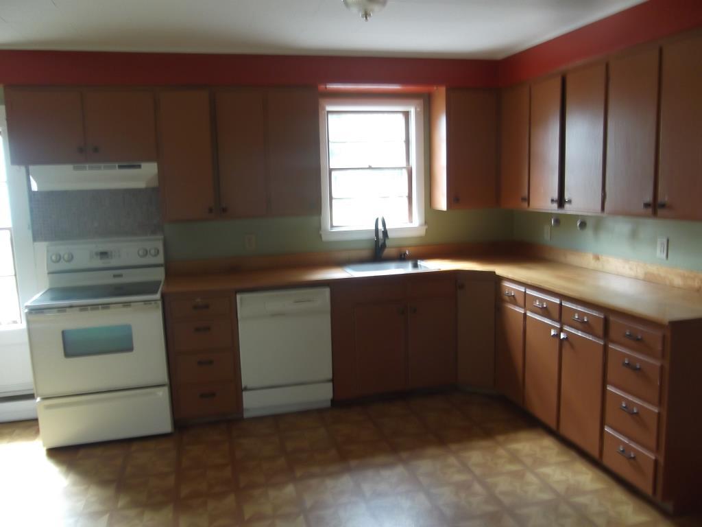 131 River Road Canaan, VT 05902 - Photo 5 of 13