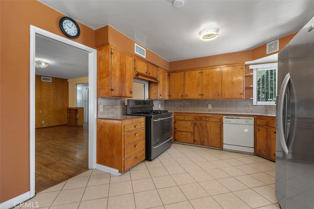 417 East Cornell Drive Rialto, CA 92376 - Photo 13 of 40