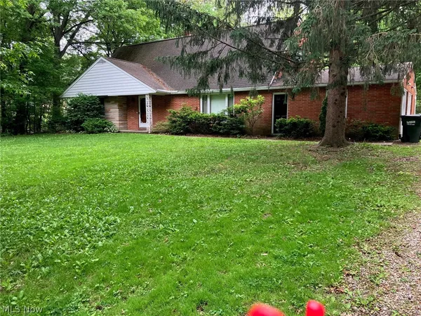 $264,900 | 5840-42 Pawnee Street Northwest, North Canton, OH 44720