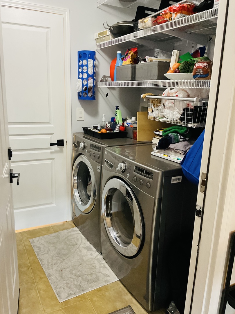 2425 Birch Street Des Plaines, IL 60018 - Photo 32 of 40 a storage room