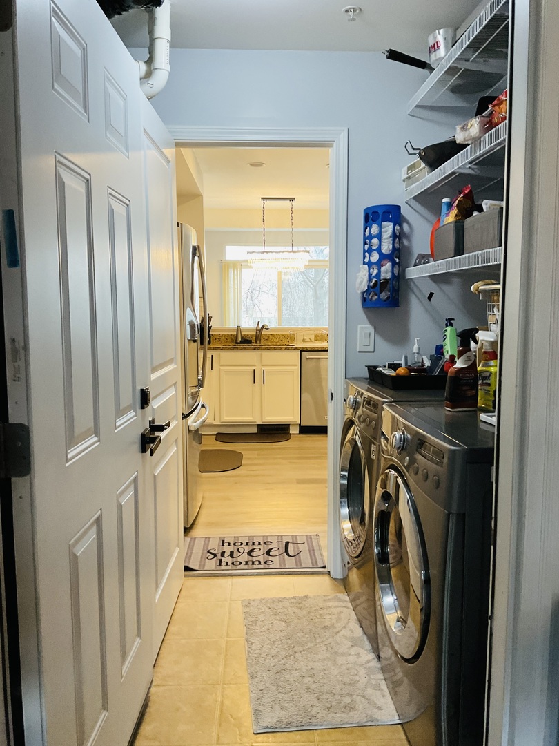 2425 Birch Street Des Plaines, IL 60018 - Photo 33 of 40 a utility room with dryer and washer