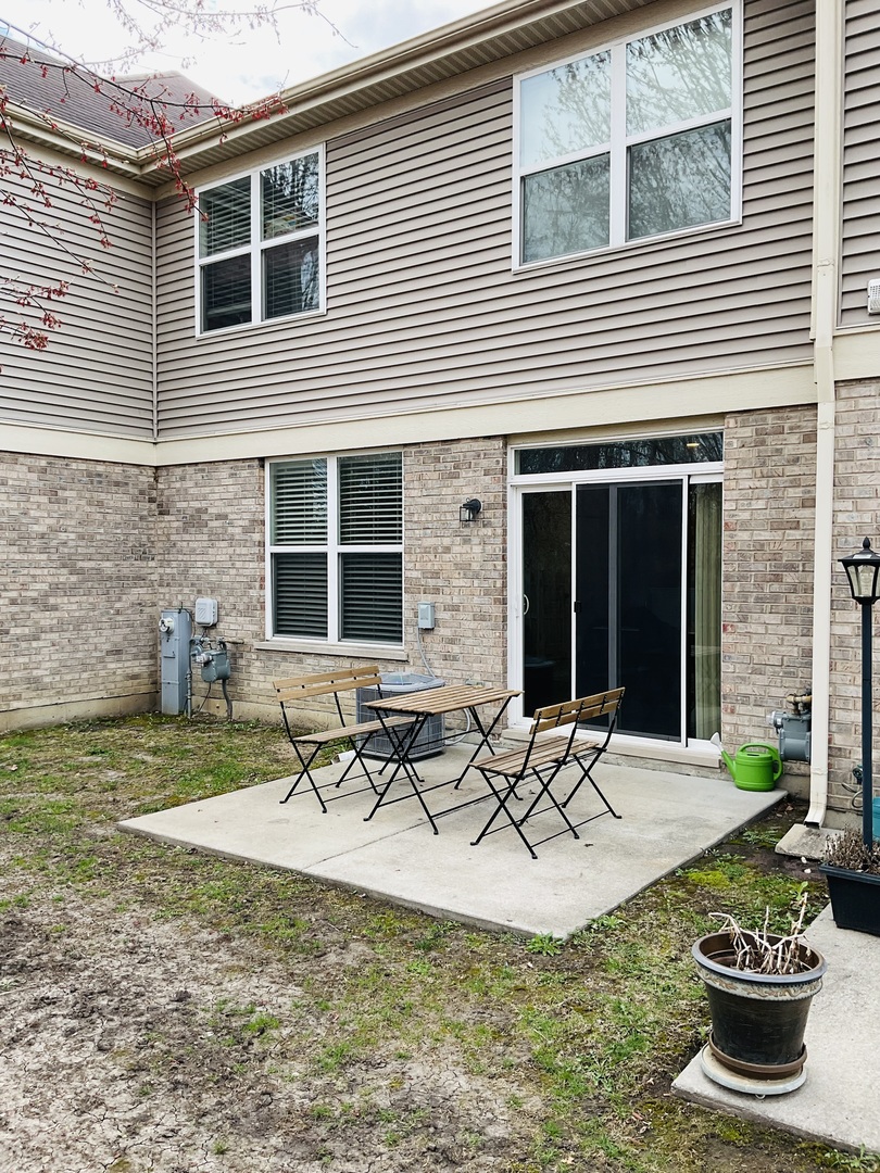 2425 Birch Street Des Plaines, IL 60018 - Photo 37 of 40 a front view of a house with patio