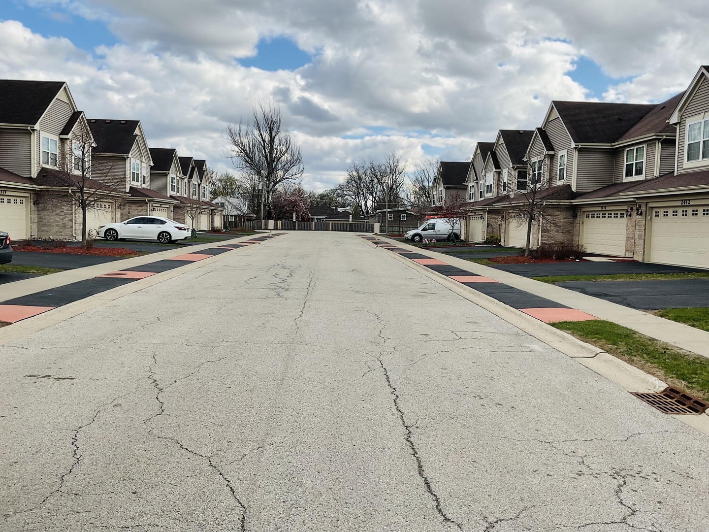 2425 Birch Street Des Plaines, IL 60018 - Photo 38 of 40 a view of multiple houses with a street