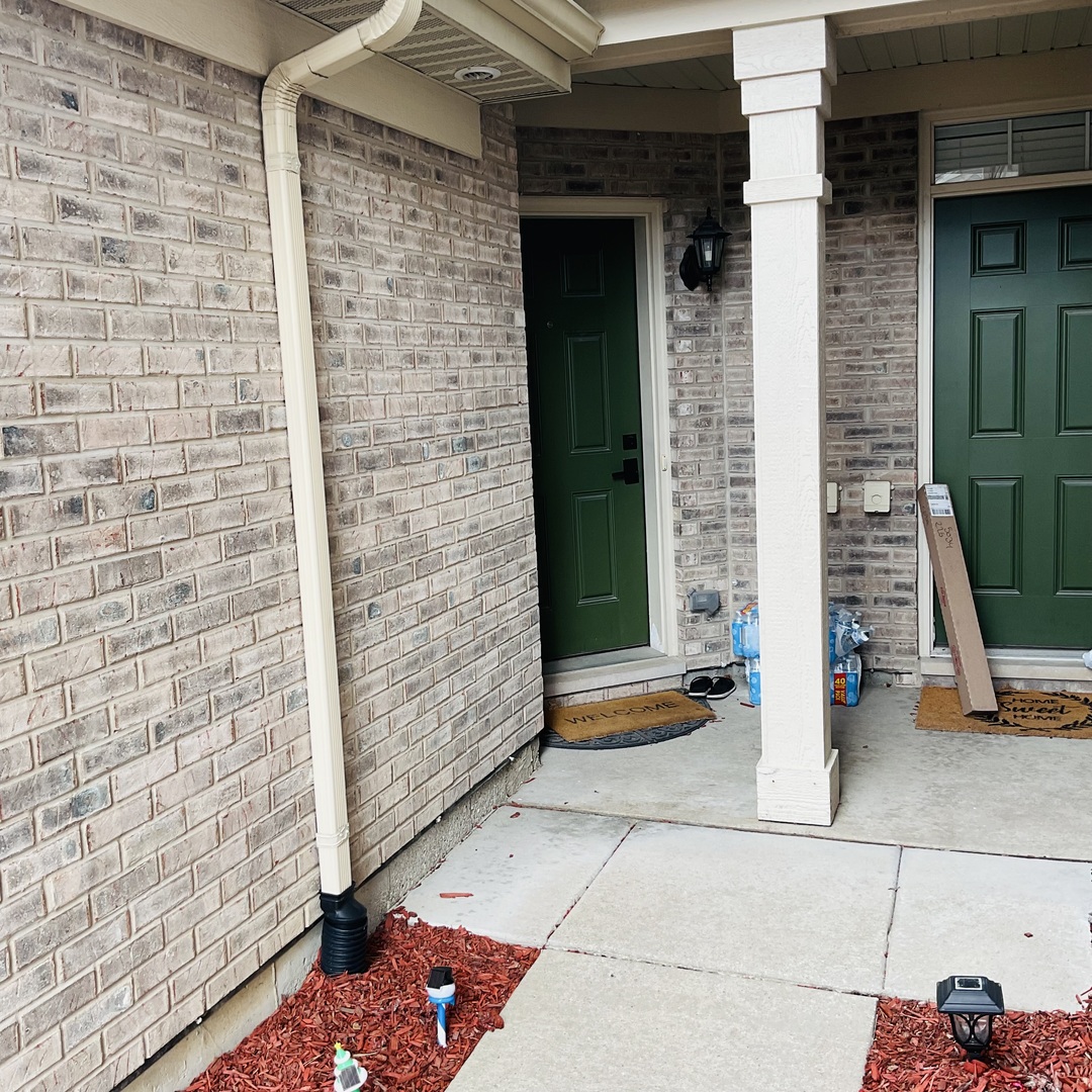 2425 Birch Street Des Plaines, IL 60018 - Photo 4 of 40 a view of outdoor area with seating area