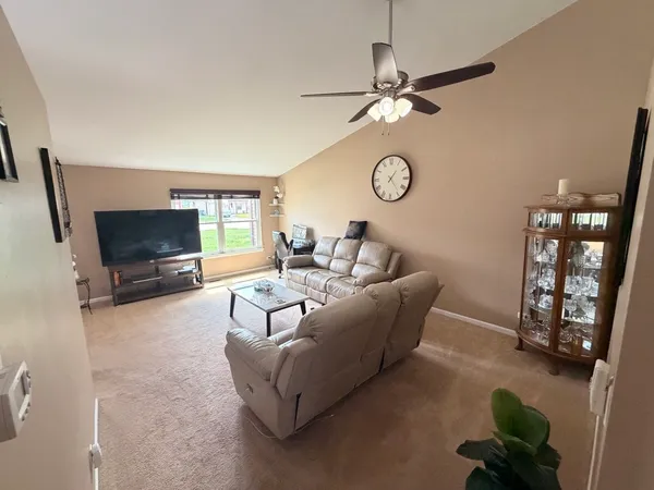 $2,480 | 1219 Huntington Drive, Mundelein, IL 60060