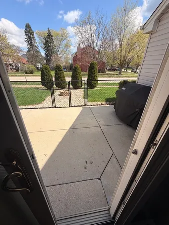 $2,480 | 1219 Huntington Drive, Mundelein, IL 60060