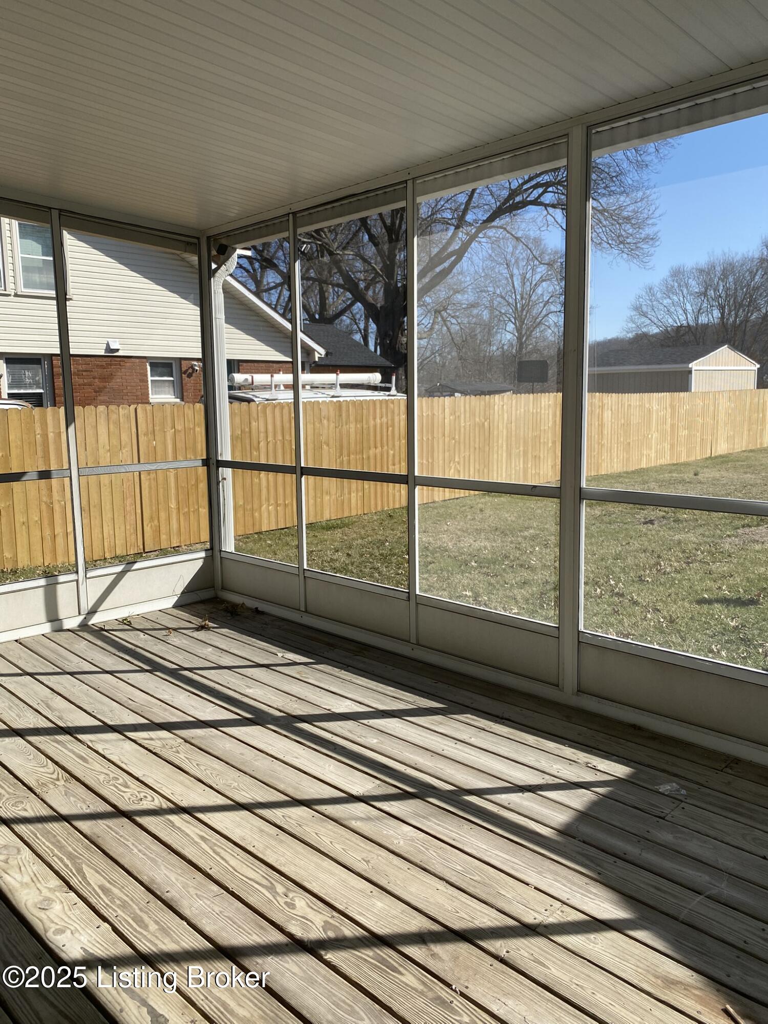 8213 Kerry Road Louisville, KY 40258 - Photo 28 of 36 Screened porch