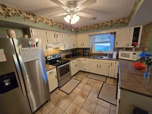 $284,900 | 400 East County Road 775 South, Muncie, IN 47302