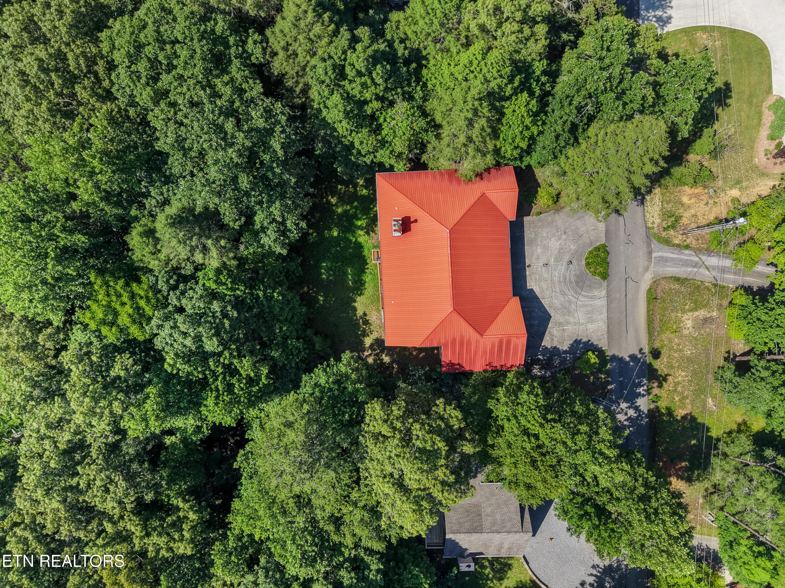 122 Lakeside Trace Townsend, TN 37882 - Photo 3 of 57 DJI_20260701105829_0096_D-2