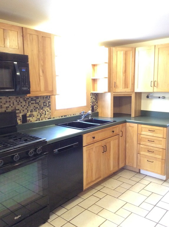 15 Line Road Westford, MA 01886 - Photo 3 of 12