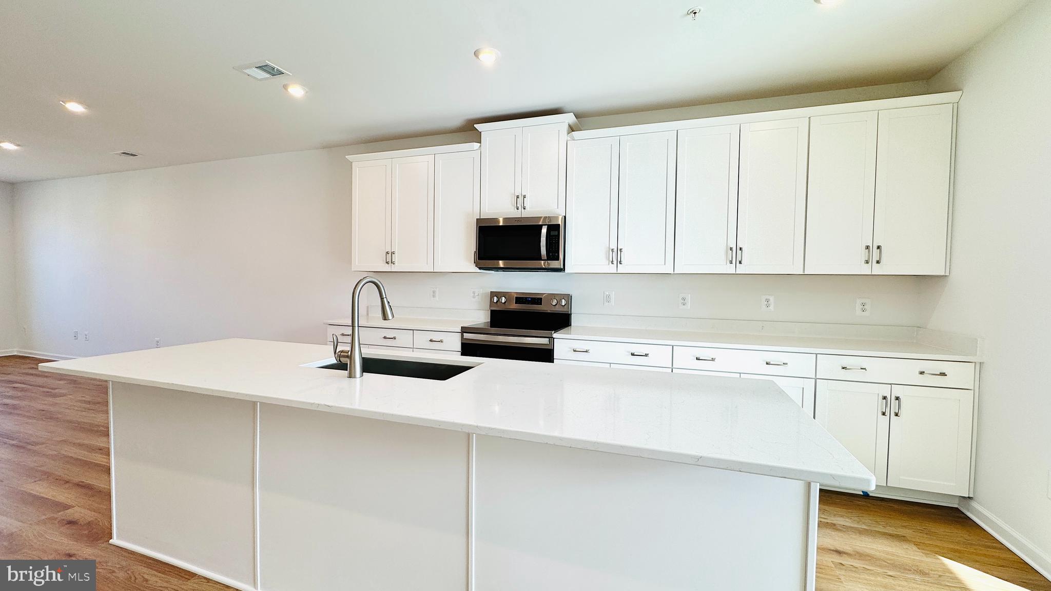 2623 River Birch Road Herndon, VA 20171 - Photo 5 of 12 Kitchen