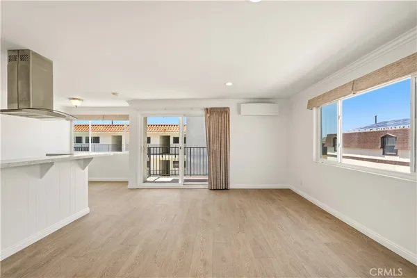 $949,000 | 1720 Ardmore Avenue, Unit 221, Hermosa Beach, CA 90254