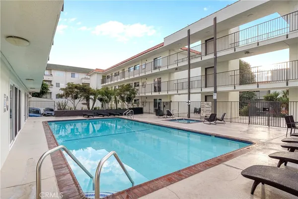 $949,000 | 1720 Ardmore Avenue, Unit 221, Hermosa Beach, CA 90254