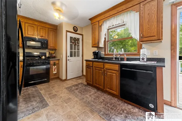 $294,900 | 17 Johnson Street, Pomfret, NY 14063