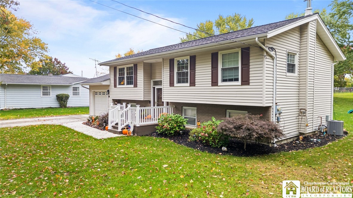 17 Johnson Street Pomfret, NY 14063 - Photo 3 of 41