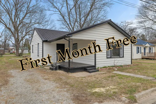 $1,450 | 512 5th Street, Lawrenceburg, TN 38464