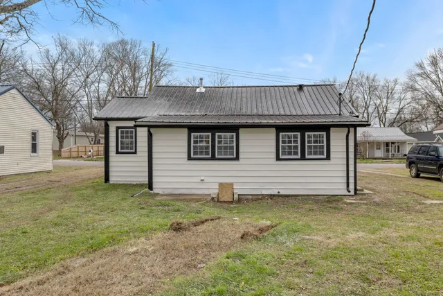 $1,450 | 512 5th Street, Lawrenceburg, TN 38464