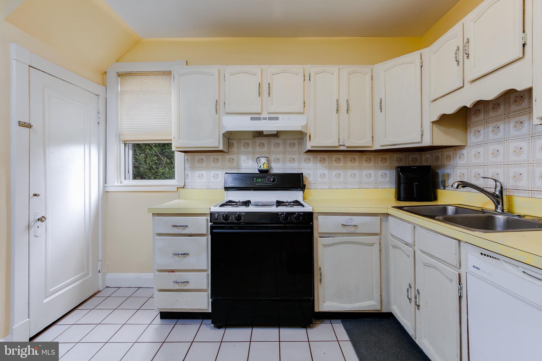 3025 Willoughby Road Baltimore, MD 21234 - Photo 12 of 25 Gallery Image 12