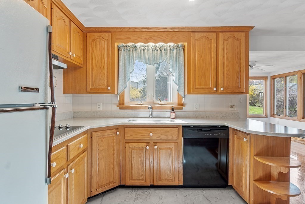 3 Melo Road, Unit 3 Woburn, MA 01801 - Photo 3 of 21