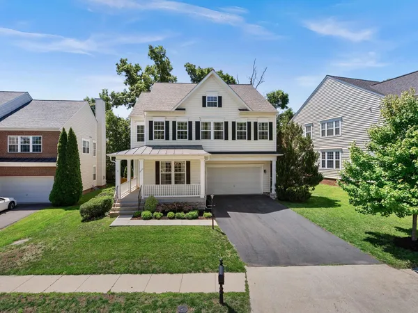 $1,060,000 | 42573 Regal Wood Drive, Ashburn, VA 20148