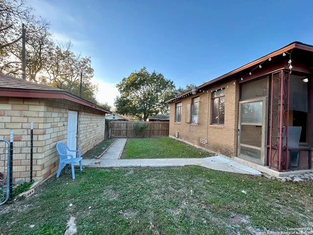 $1,075 | 1202 Vanderbilt Street, San Antonio, TX 78210
