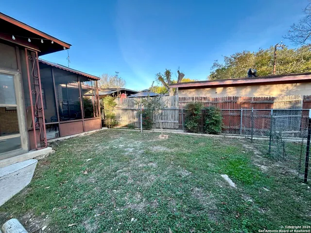 $1,075 | 1202 Vanderbilt Street, San Antonio, TX 78210