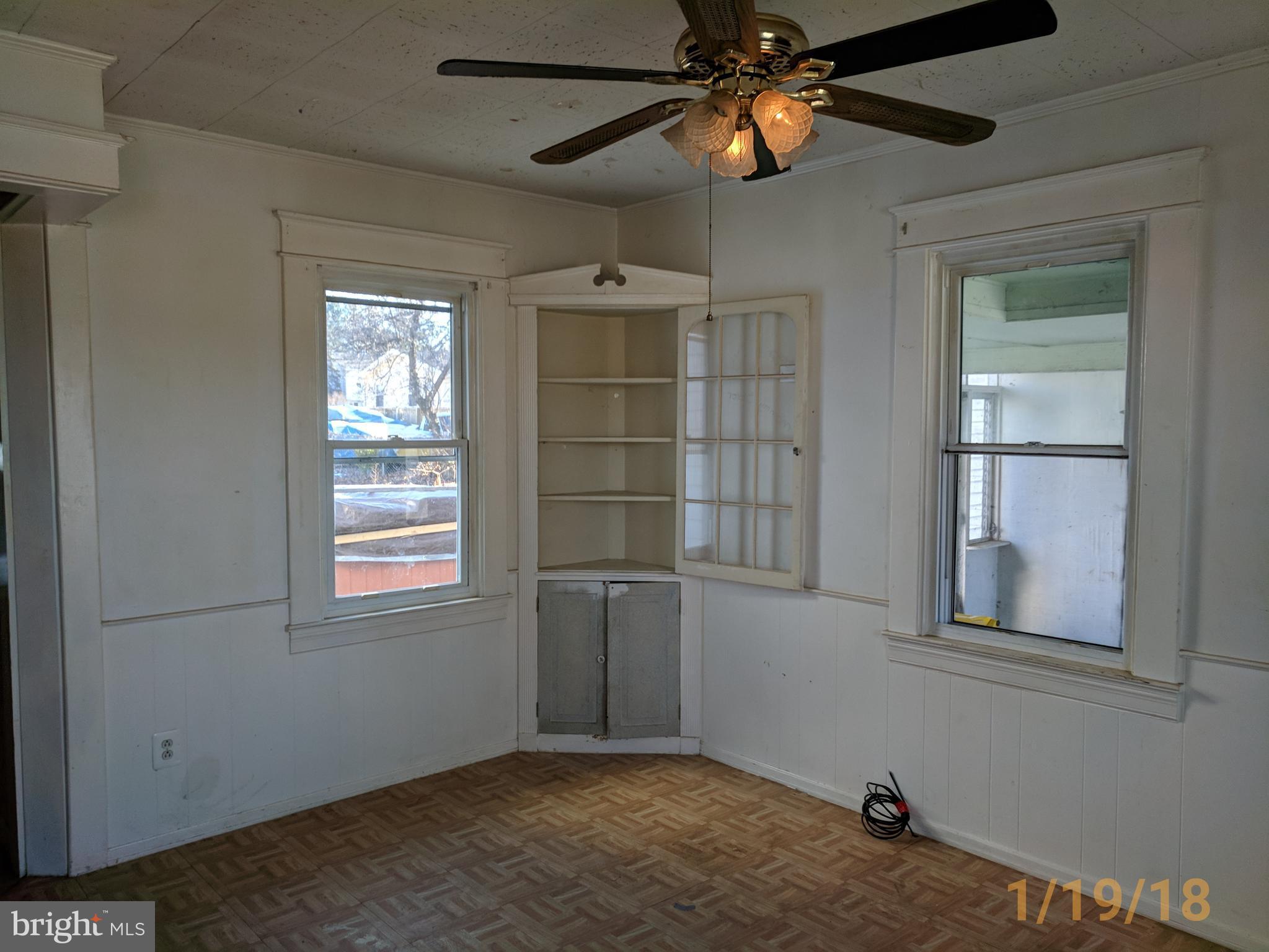 207 Cloverhill Road Pasadena, MD 21122 - Photo 13 of 27 Interior (General)