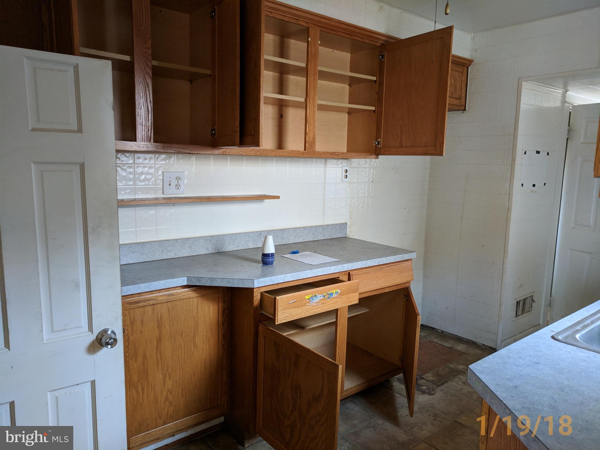 207 Cloverhill Road Pasadena, MD 21122 - Photo 14 of 27 Kitchen