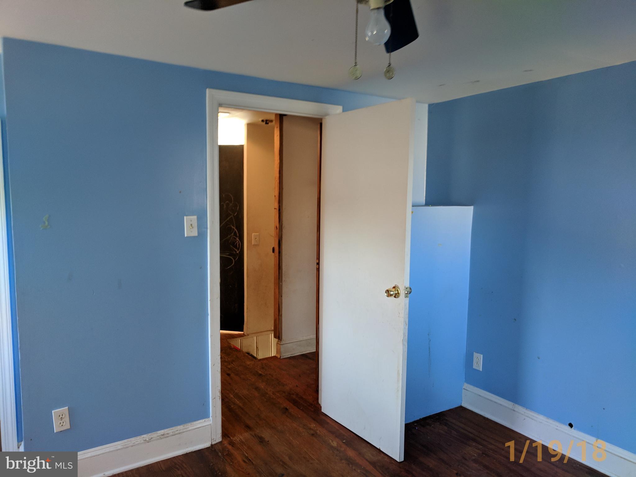 207 Cloverhill Road Pasadena, MD 21122 - Photo 23 of 27 Bedroom