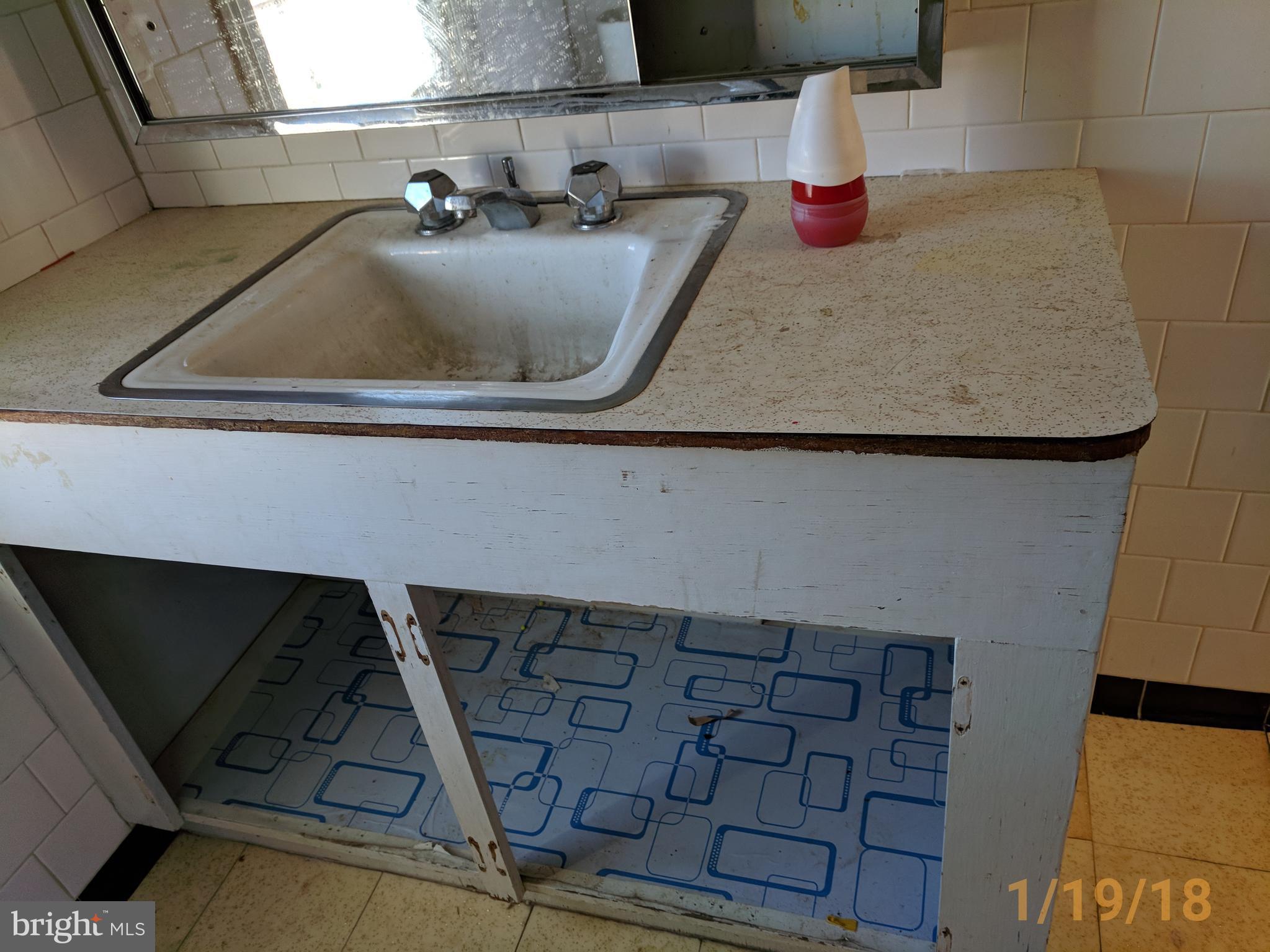 207 Cloverhill Road Pasadena, MD 21122 - Photo 25 of 27 Bath