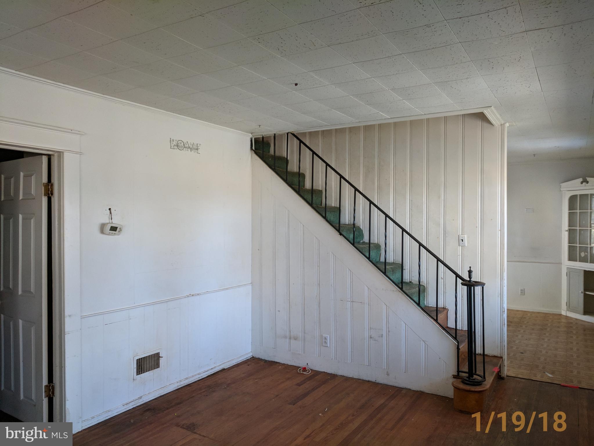 207 Cloverhill Road Pasadena, MD 21122 - Photo 6 of 27 Interior (General)