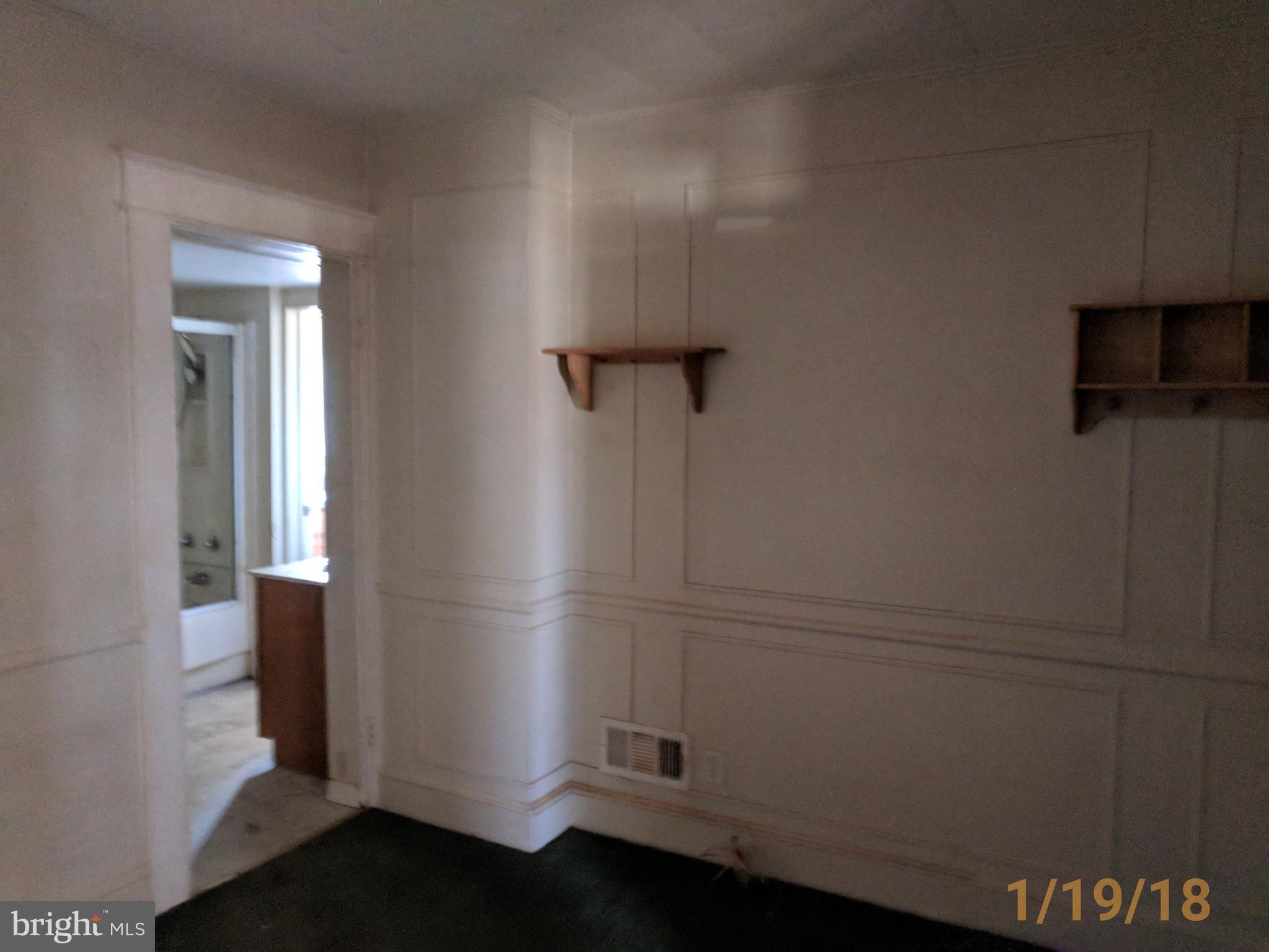 207 Cloverhill Road Pasadena, MD 21122 - Photo 9 of 27 Interior (General)