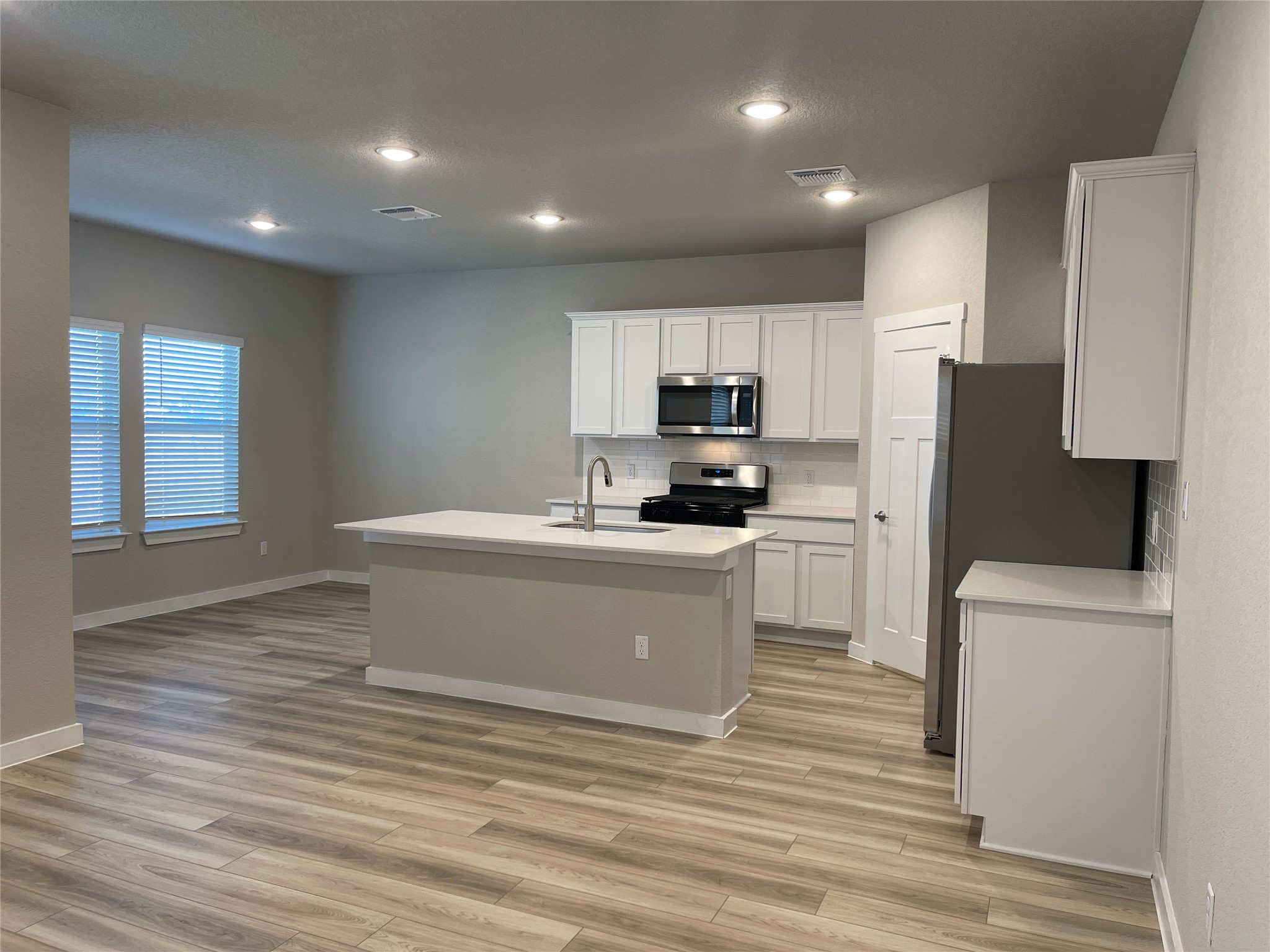 217 Coda Crossing Georgetown, TX 78633 - Photo 4 of 18
