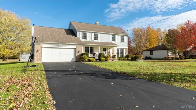 $539,900 | 3105 Baker Road, Orchard Park, NY 14127
