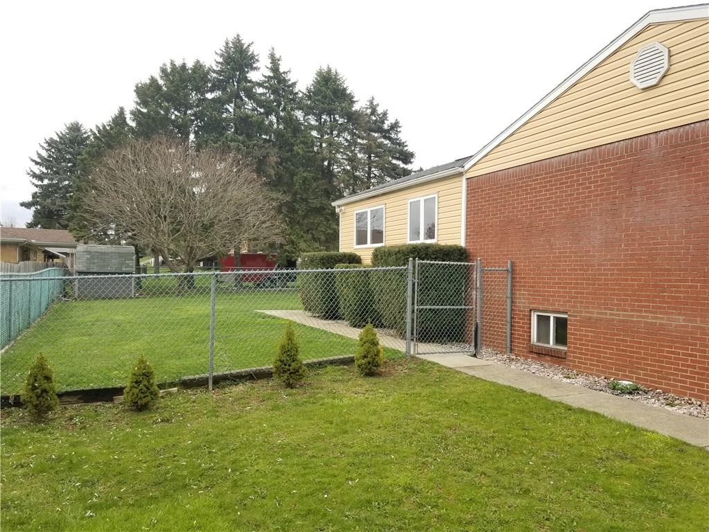 14071 Ridge Road North Huntingdon, PA 15642 - Photo 3 of 23