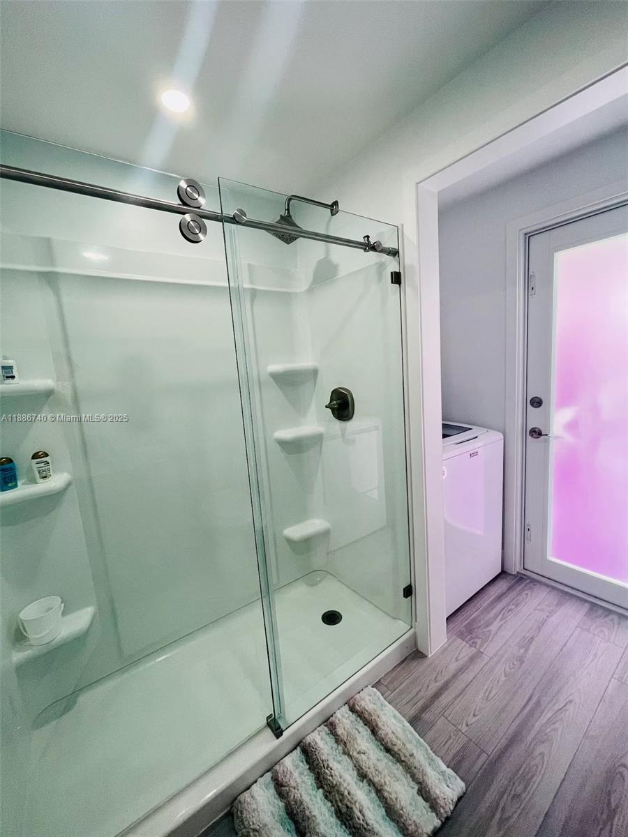 237 2nd Road Key Largo, FL 33037 - Photo 10 of 11 a bathroom with a shower